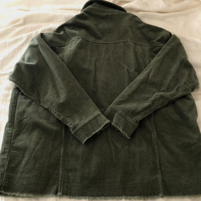 ZARA(ザラ)のZARA コーデュロイシャツジャケット カーキ レディースのジャケット/アウター(ミリタリージャケット)の商品写真