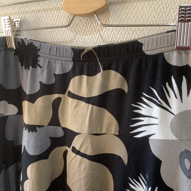 marimekko(マリメッコ)のマリメッコ　プリント柄スカート　サイズXS タグ付　新品　marimekko レディースのスカート(ひざ丈スカート)の商品写真