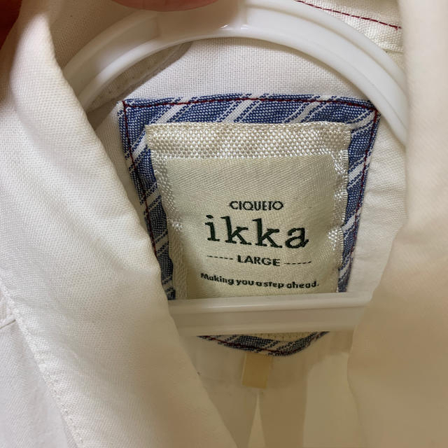 ikka(イッカ)のレディース 白シャツ　Lサイズ レディースのトップス(シャツ/ブラウス(長袖/七分))の商品写真