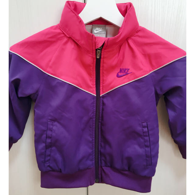 NIKE(ナイキ)のNIKE ウィンドブレーカー  100cm  女の子 キッズ/ベビー/マタニティのキッズ服女の子用(90cm~)(ジャケット/上着)の商品写真