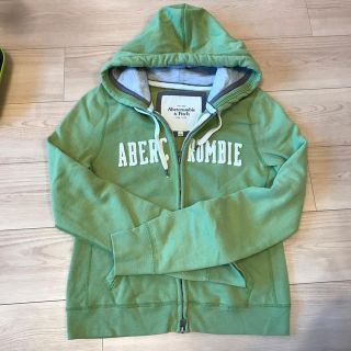 アバクロンビーアンドフィッチ(Abercrombie&Fitch)のアバクロ　パーカー　レディース(パーカー)