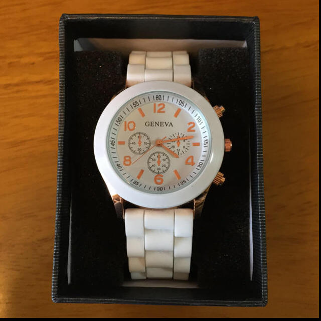 神戸レタス(コウベレタス)の神戸レタス☆腕時計☆ホワイト☆美品 レディースのファッション小物(腕時計)の商品写真