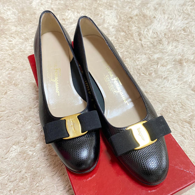 Salvatore Ferragamo(サルヴァトーレフェラガモ)のフェラガモ♡パンプス Salvatore Ferragamo レディースの靴/シューズ(ハイヒール/パンプス)の商品写真