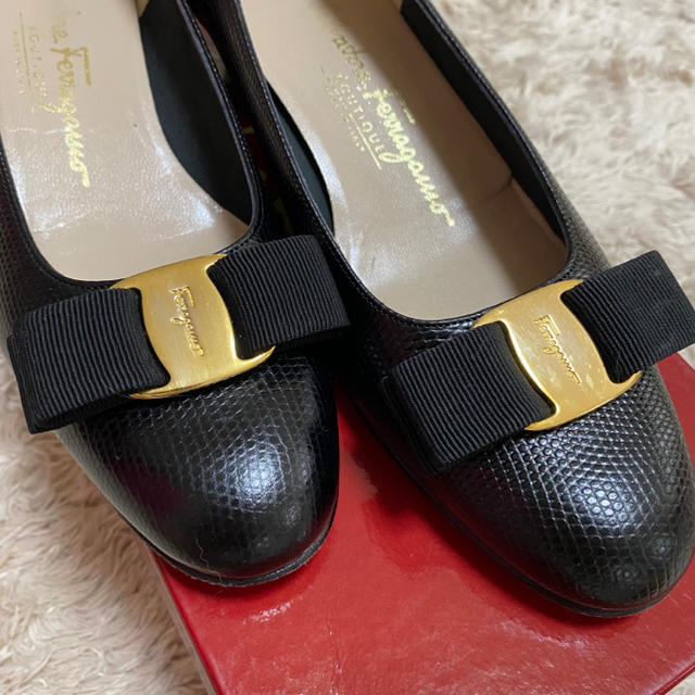 Salvatore Ferragamo(サルヴァトーレフェラガモ)のフェラガモ♡パンプス Salvatore Ferragamo レディースの靴/シューズ(ハイヒール/パンプス)の商品写真