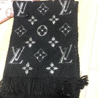 ルイヴィトン(LOUIS VUITTON)のLOUIS VUITTON マフラー 黒 青空さん専用(マフラー/ショール)