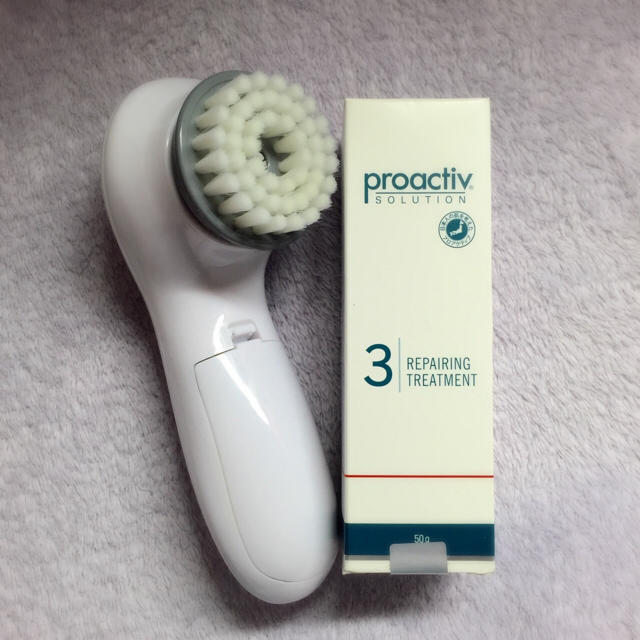 proactiv(プロアクティブ)のプロアクティブ＊洗顔ブラシ+3クリーム コスメ/美容のスキンケア/基礎化粧品(その他)の商品写真