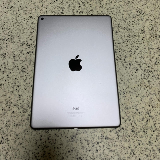 iPad Air 2 Wi-Fi 16GB　※ケース／フィルム付