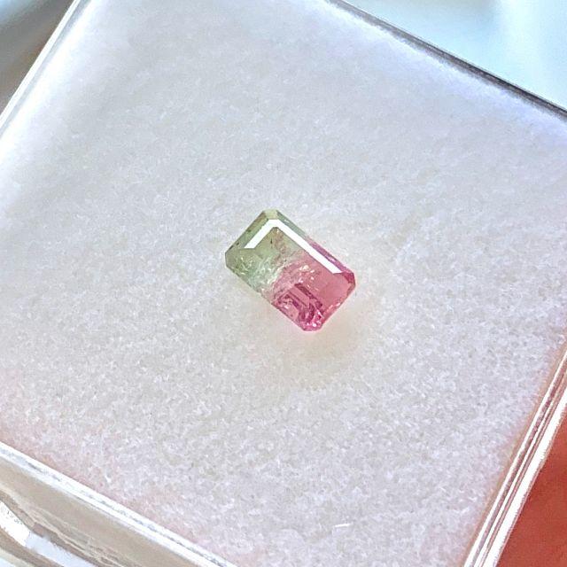 インクルはあるけど鮮やかなバイカラーを楽しめるトルマリン0.79ct✨