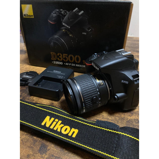 Nikon(ニコン)のNikon D3500 18-55 VR レンズキット スマホ/家電/カメラのカメラ(デジタル一眼)の商品写真