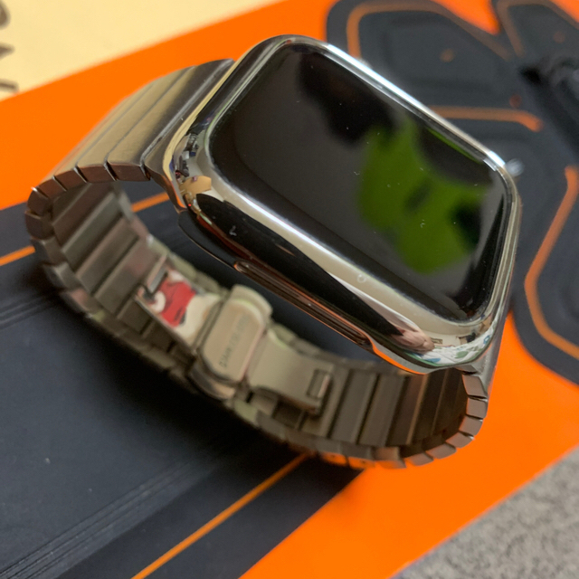 最終値下げ、Apple Watch Nike 4 GPSモデル　44mm