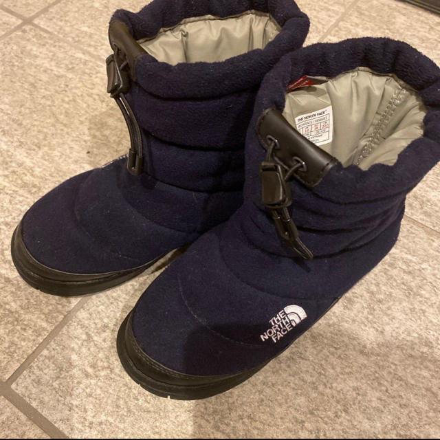 THE NORTH FACE(ザノースフェイス)のTHE NORTH FACE ヌプシブーティー スノーブーツ キッズ/ベビー/マタニティのキッズ靴/シューズ(15cm~)(ブーツ)の商品写真