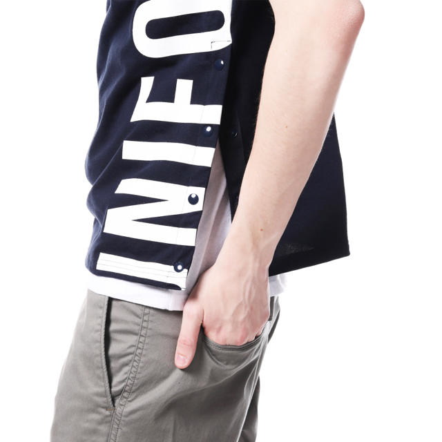 uniform experiment(ユニフォームエクスペリメント)のユニフォームエクスペリメント SIDE VENTILATION TEE ネイビー メンズのトップス(Tシャツ/カットソー(半袖/袖なし))の商品写真