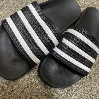 アディダス(adidas)の9/23まで アディダス　シャワーサンダル(サンダル)