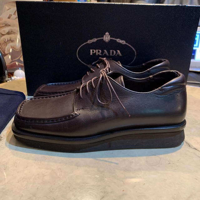 PRADA(プラダ)の新品未使用品　PRADA プラダ　ドレスシューズ  革靴　サイズ6 メンズの靴/シューズ(ドレス/ビジネス)の商品写真