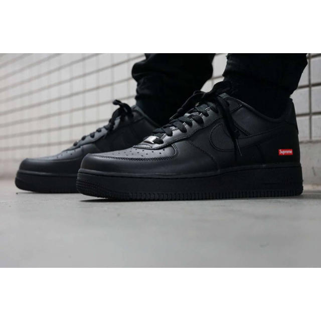 Supreme(シュプリーム)のエアフォース1 AF1 シュプリーム 黒 27cm 国内正規品 メンズの靴/シューズ(スニーカー)の商品写真