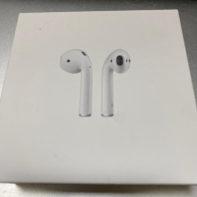 Apple(アップル)のApple airpods 第二世代 スマホ/家電/カメラのオーディオ機器(ヘッドフォン/イヤフォン)の商品写真