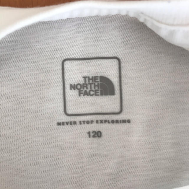 THE NORTH FACE(ザノースフェイス)のノースフェイス　キッズ　Tシャツ　120 キッズ/ベビー/マタニティのキッズ服男の子用(90cm~)(Tシャツ/カットソー)の商品写真