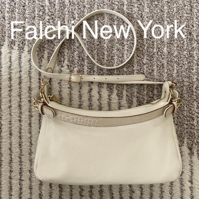 falchi New York(ファルチニューヨーク)のFalchi New York イタリアンレザー牛革ショルダーバッグ アイボリー レディースのバッグ(ショルダーバッグ)の商品写真