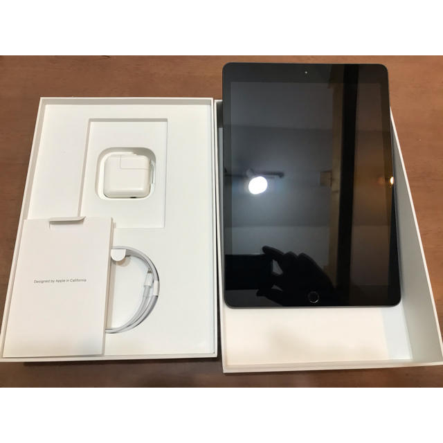 iPad 10.2インチ 32GB  WiFi スペースグレー 第7世代スマホ/家電/カメラ