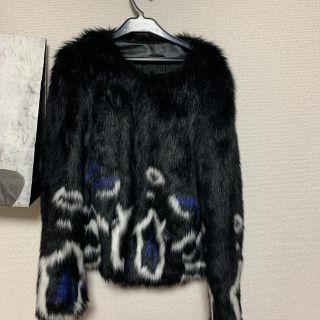 ゲス(GUESS)のGUESS フェイクファーコート(毛皮/ファーコート)