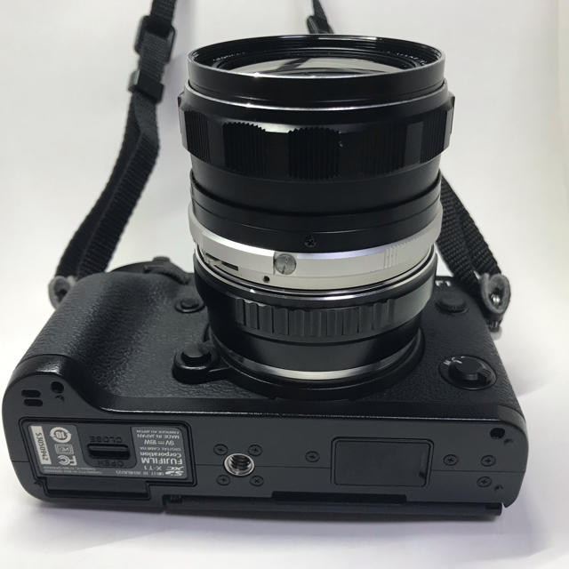 富士フイルム(フジフイルム)の富士フイルムX-T1(レンズ付き) スマホ/家電/カメラのカメラ(ミラーレス一眼)の商品写真