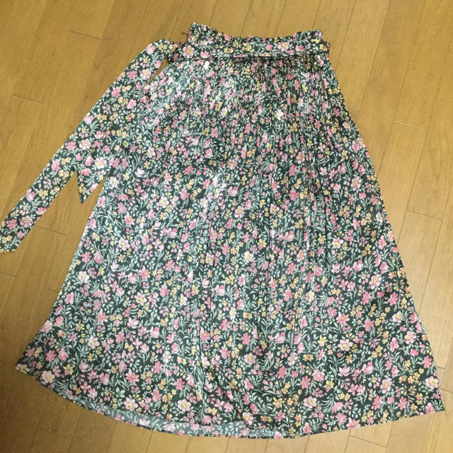 grove(グローブ)のgrove 花柄プリーツスカート  レディースのスカート(ロングスカート)の商品写真