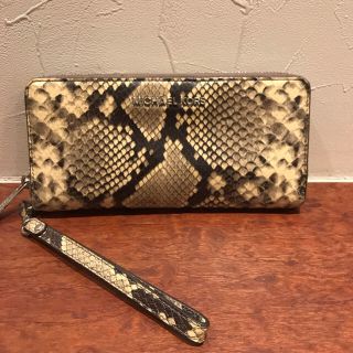 マイケルコース(Michael Kors)のバタバタ6368様専用　マイケルコース  パイソンフェイクレザー長財布　美品(財布)