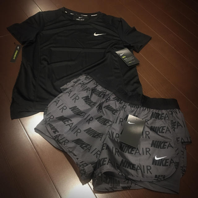 NIKE(ナイキ)のセット　ナイキ　NIKE セットアップ　レディース　ジム　ヨガ　パンツ　シャツ レディースのレディース その他(セット/コーデ)の商品写真