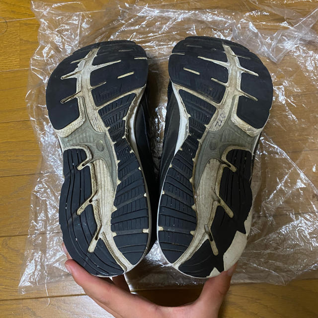 New Balance(ニューバランス)のNewbalance 2002 ブラック　状態考慮 メンズの靴/シューズ(スニーカー)の商品写真