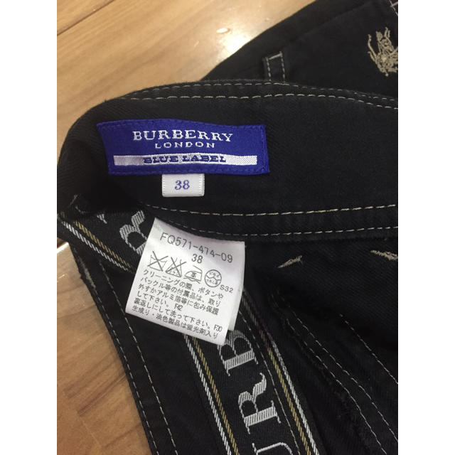 BURBERRY BLUE LABEL(バーバリーブルーレーベル)のBURBERRY BLUE LABEL ショートパンツ Mサイズ レディースのパンツ(ショートパンツ)の商品写真