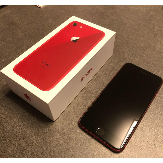 iPhone(アイフォーン)のApple iPhone 8 red 256GB SIMフリー スマホ/家電/カメラのスマートフォン/携帯電話(スマートフォン本体)の商品写真