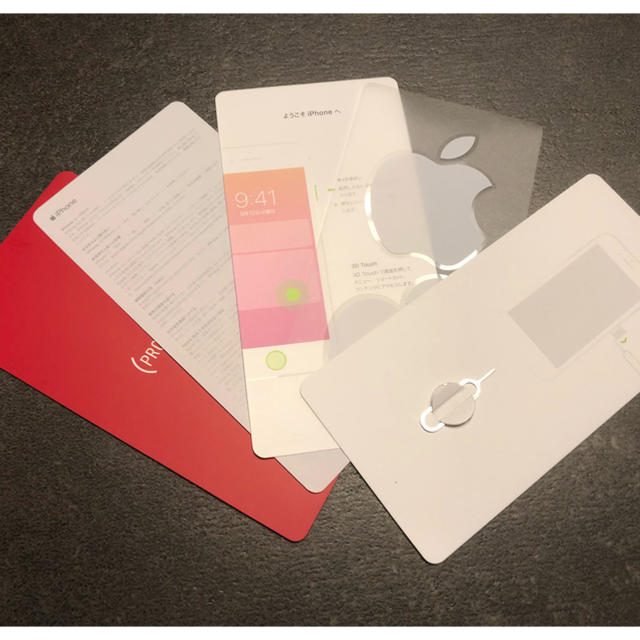 iPhone(アイフォーン)のApple iPhone 8 red 256GB SIMフリー スマホ/家電/カメラのスマートフォン/携帯電話(スマートフォン本体)の商品写真