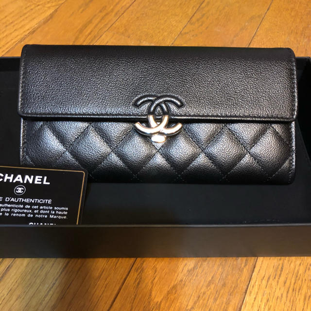 CHANEL(シャネル)の新品同様　シャネル　長財布 レディースのファッション小物(財布)の商品写真