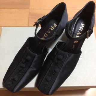 プラダ(PRADA)のPRADA　シルクサテン調　パンプス　飾り付き　35 1/2(ハイヒール/パンプス)