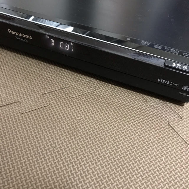 Panasonic(パナソニック)のPanasonic DVD ハードディスク レコーダー  DMR-XE100 スマホ/家電/カメラのテレビ/映像機器(DVDレコーダー)の商品写真