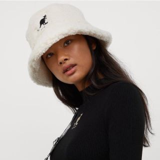 エイチアンドエム(H&M)のKANGOL×H&Mフェイクシアリングバケットハット　新品タグ付き(ハット)