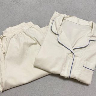 ユニクロ(UNIQLO)のユニクロ　コットンパイピングパジャマ　新品(パジャマ)