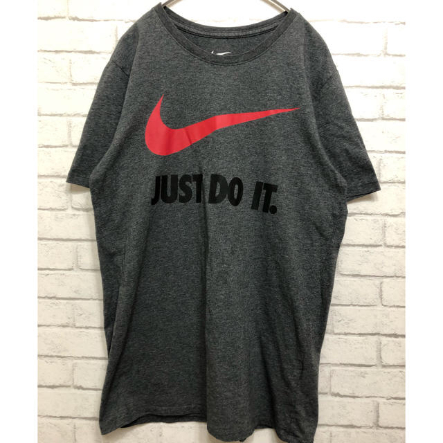 NIKE(ナイキ)のLily様専用　NIKE Tシャツ　半袖　L スウォッシュ　ロゴ メンズのトップス(Tシャツ/カットソー(半袖/袖なし))の商品写真