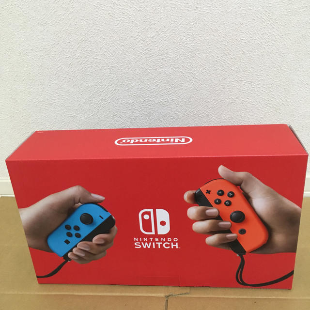 Nintendo Switch(ニンテンドースイッチ)の新品未開封品 / Nintendo Switch ネオンブルー　レッド エンタメ/ホビーのゲームソフト/ゲーム機本体(家庭用ゲーム機本体)の商品写真