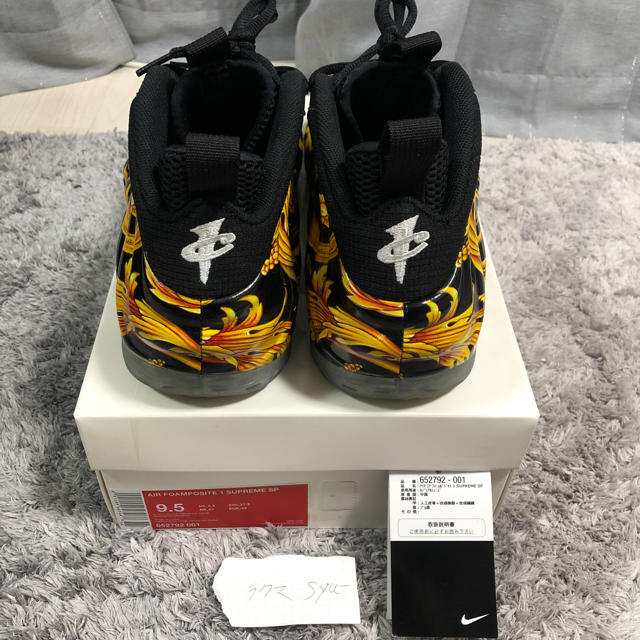 Supreme(シュプリーム)のair foamposite 1 supreme sp メンズの靴/シューズ(スニーカー)の商品写真