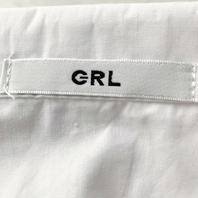 GRL(グレイル)のビスチェシャツ ベルト付きベアブラウス シャツ レディースのトップス(シャツ/ブラウス(長袖/七分))の商品写真