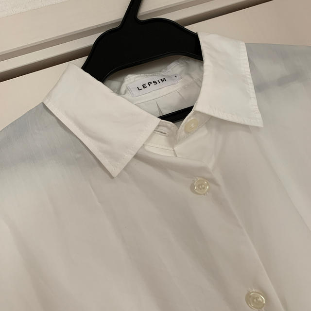 LEPSIM(レプシィム)のなおみちん様専用　バックロングシャツチュニック レディースのトップス(シャツ/ブラウス(長袖/七分))の商品写真
