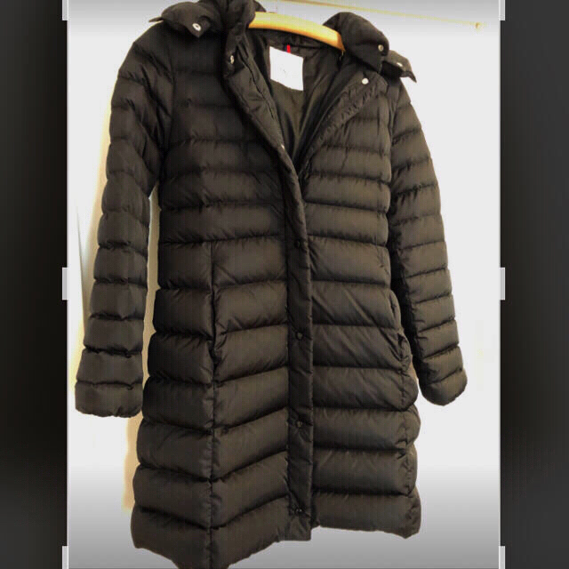 MONCLER(モンクレール)のモンクレール　ダウンコート美品！！！ レディースのジャケット/アウター(ダウンコート)の商品写真