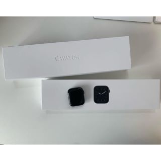 アップル(Apple)のApple Watch series5 Wi-Fi アルミニウム　44㎜(腕時計(デジタル))