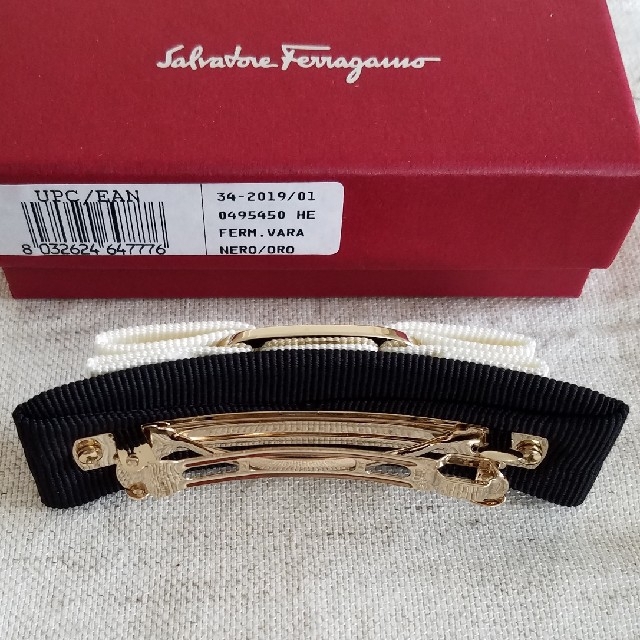 Ferragamo バレッタ ホワイト×ブラック??ゴールドヘアアクセサリー