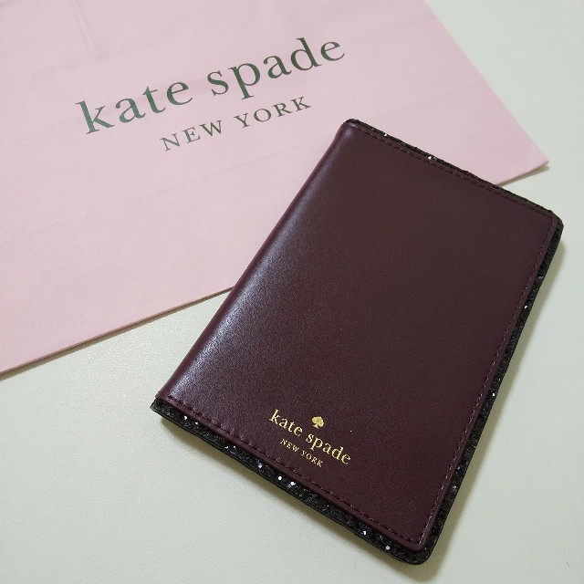 新品 ケイトスペードニューヨーク パスポートケース