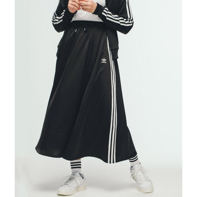 adidas(アディダス)のadidas ロングスカート　ブラック　Mサイズ レディースのスカート(ロングスカート)の商品写真