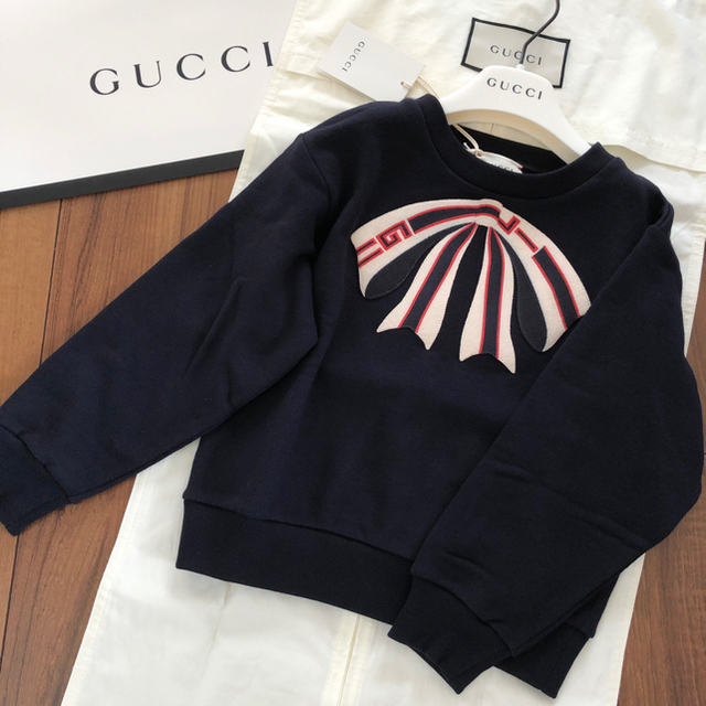 Gucci(グッチ)の【お取置き中】グッチチルドレン 新品トレーナー 5 キッズ/ベビー/マタニティのキッズ服女の子用(90cm~)(その他)の商品写真