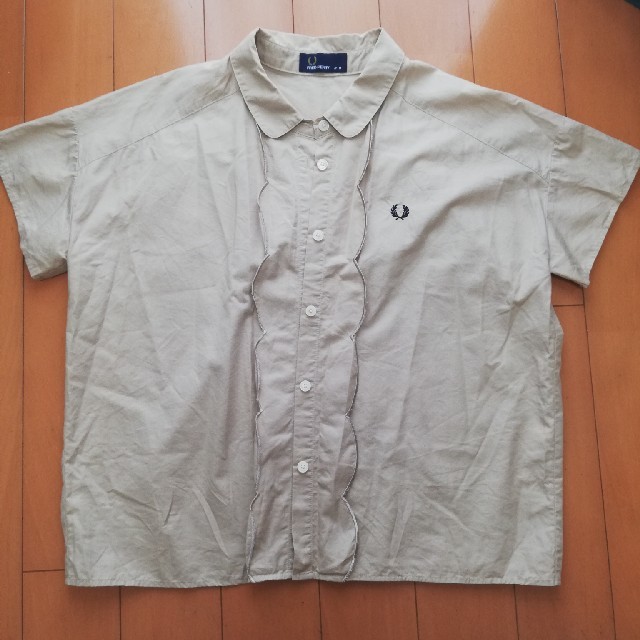 FRED PERRY(フレッドペリー)のあさ様専用　FRED PERRY　シャツ　レディース　M レディースのトップス(シャツ/ブラウス(半袖/袖なし))の商品写真