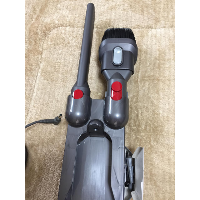 Dyson(ダイソン)のダイソンV10 完動品 dyson スマホ/家電/カメラの生活家電(掃除機)の商品写真